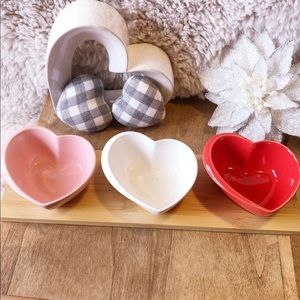 4Pc Heart shaped condiment Bowls